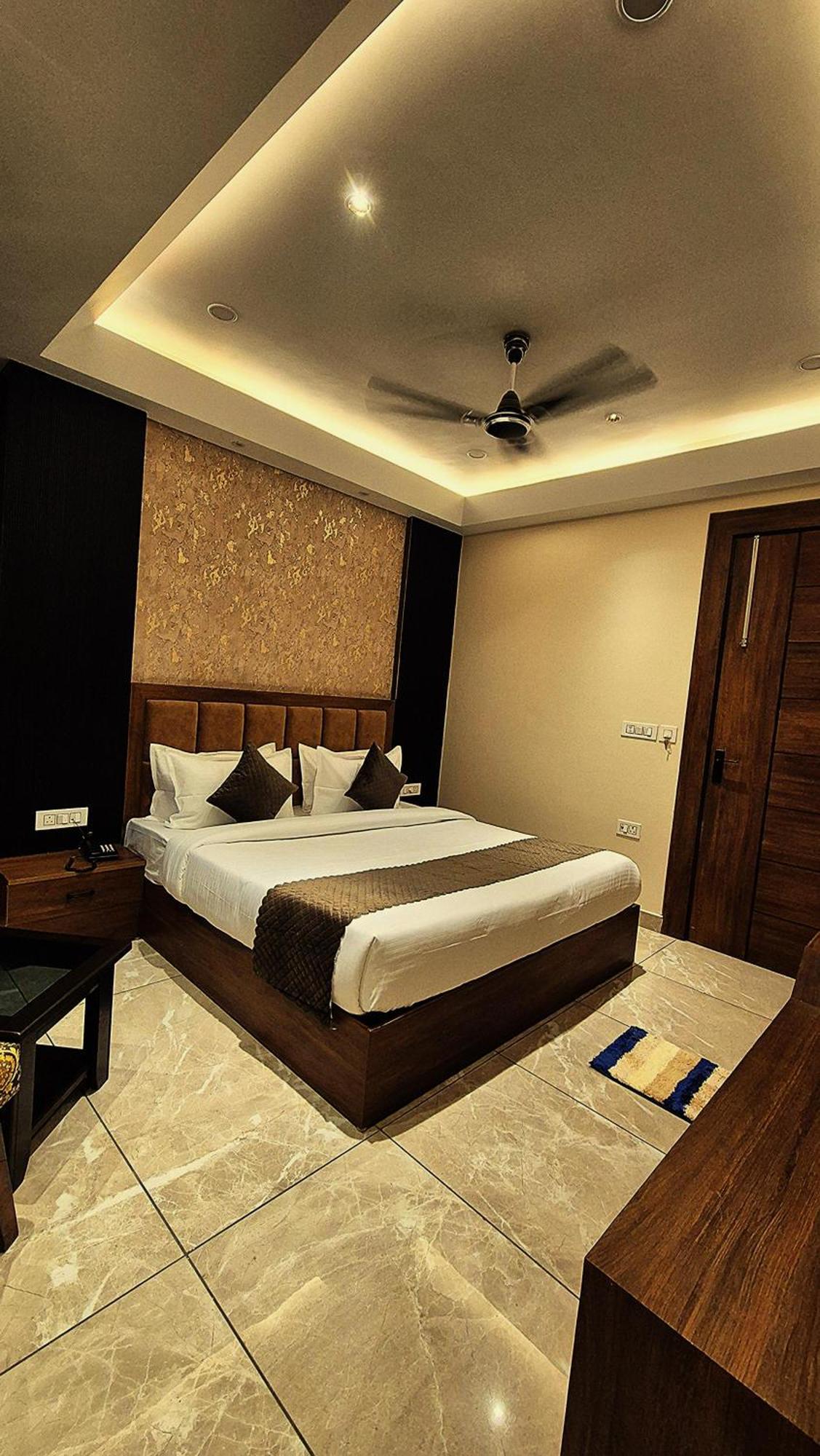 Hotel Hari Dhara, 100 Meters From Har-Ki-Pauri Haridvár Kültér fotó