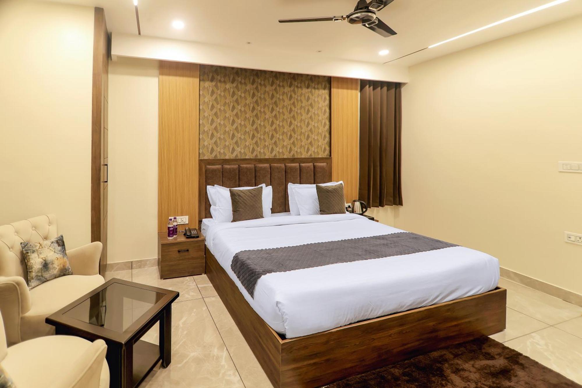 Hotel Hari Dhara, 100 Meters From Har-Ki-Pauri Haridvár Kültér fotó