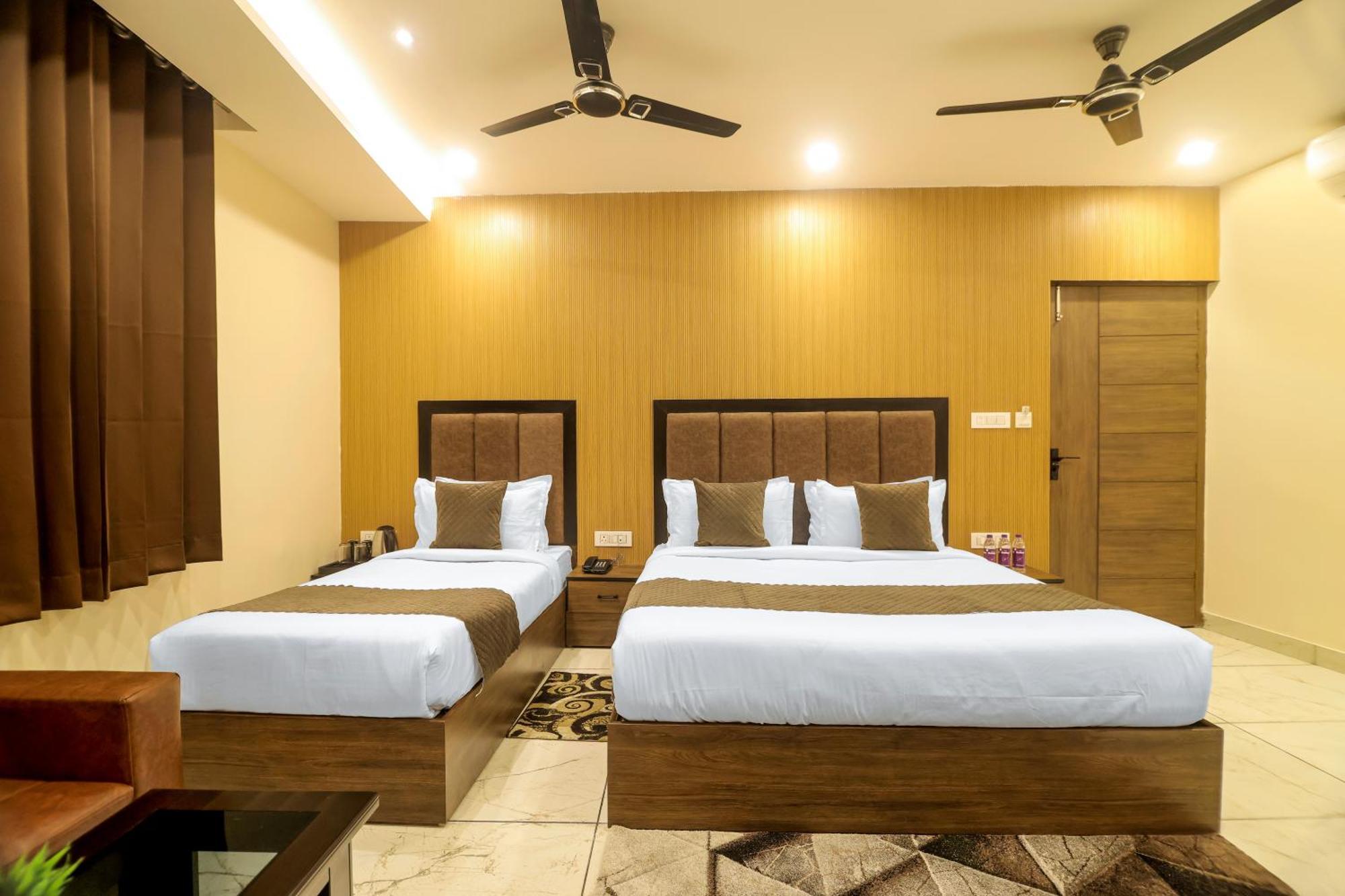 Hotel Hari Dhara, 100 Meters From Har-Ki-Pauri Haridvár Kültér fotó