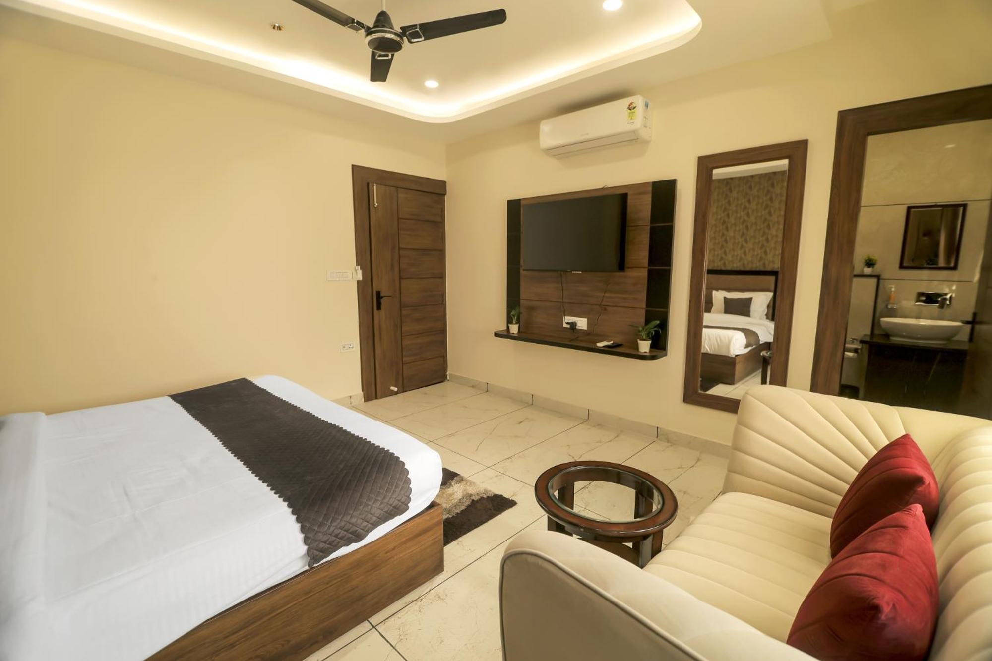 Hotel Hari Dhara, 100 Meters From Har-Ki-Pauri Haridvár Kültér fotó